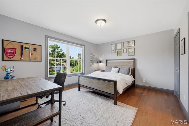 121 Ballas Court, Town And Country, MO 63131