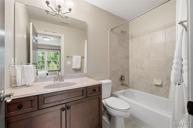 121 Ballas Court, Town And Country, MO 63131