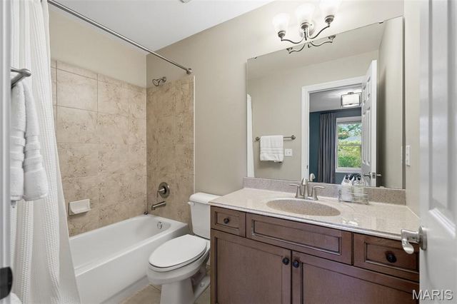 121 Ballas Court, Town And Country, MO 63131