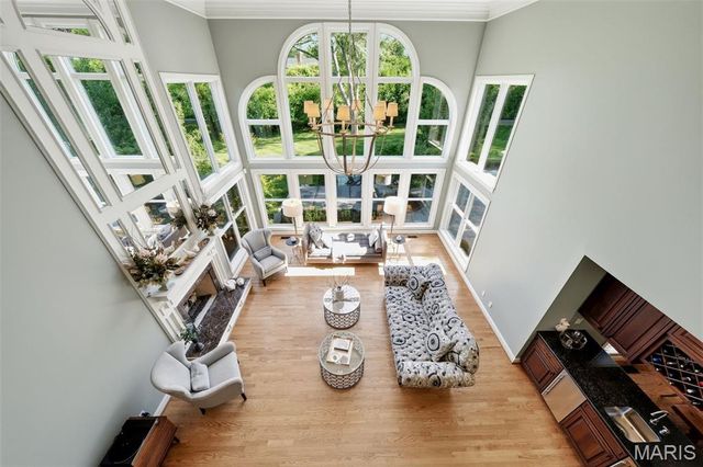 121 Ballas Court, Town And Country, MO 63131