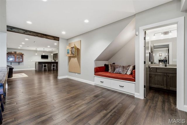 121 Ballas Court, Town And Country, MO 63131