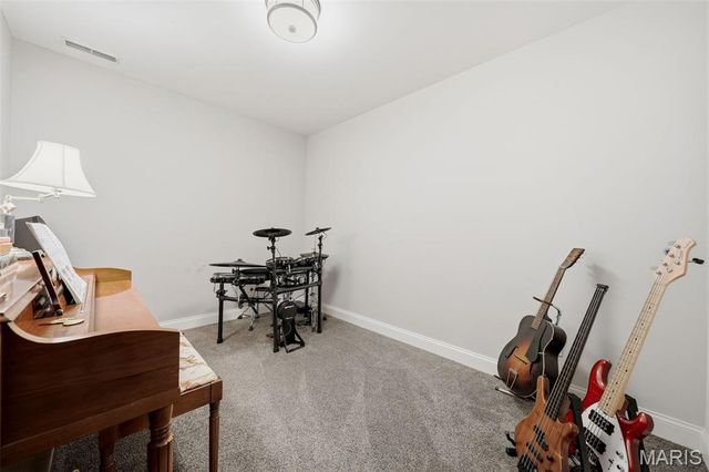 121 Ballas Court, Town And Country, MO 63131