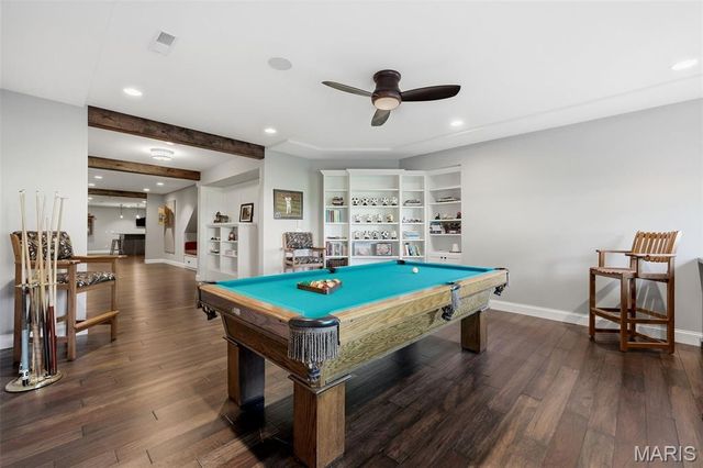 121 Ballas Court, Town And Country, MO 63131