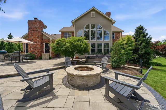 121 Ballas Court, Town And Country, MO 63131