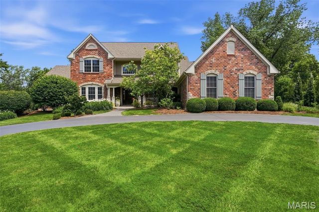 121 Ballas Court, Town And Country, MO 63131