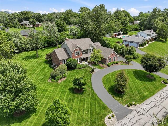 121 Ballas Court, Town And Country, MO 63131
