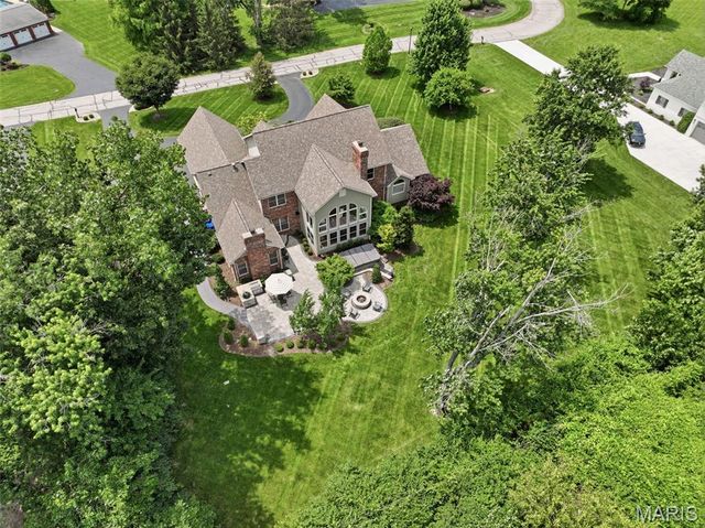 121 Ballas Court, Town And Country, MO 63131