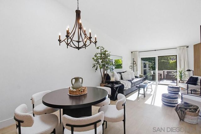 12795 Via Moura, San Diego, CA 92128