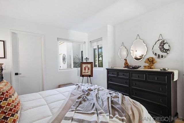 12795 Via Moura, San Diego, CA 92128