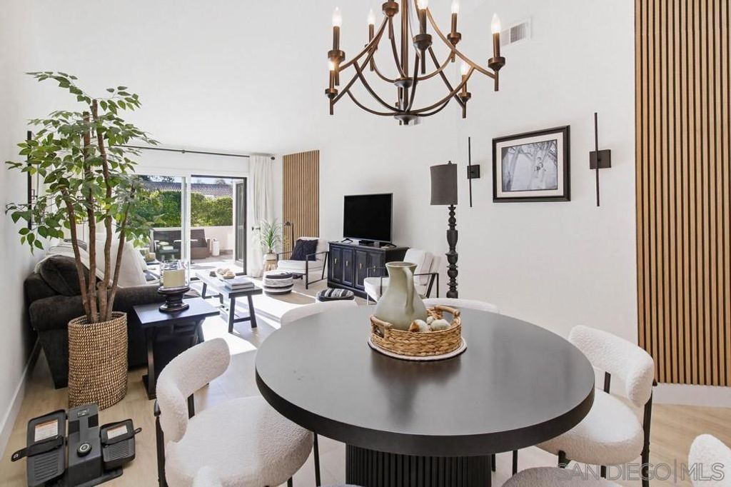 12795 Via Moura, San Diego, CA 92128