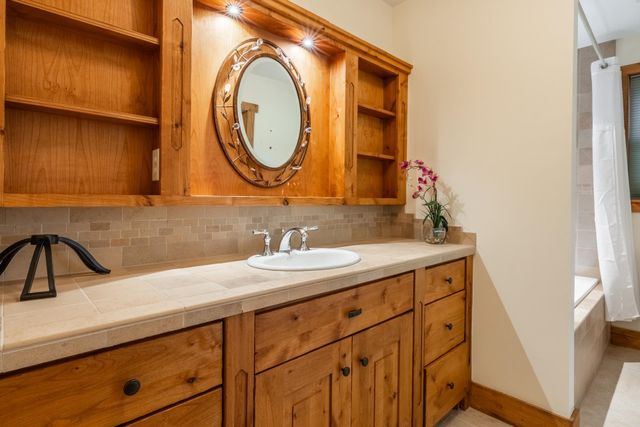 510 Forest Glen Road, Olympic Valley, CA 96146