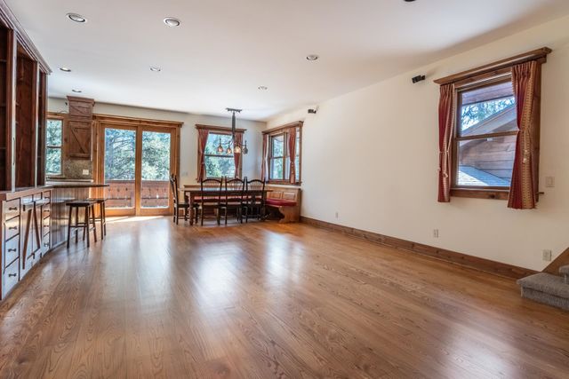 510 Forest Glen Road, Olympic Valley, CA 96146