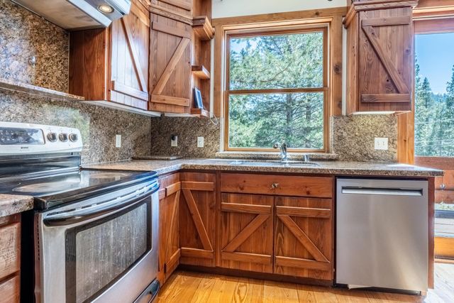 510 Forest Glen Road, Olympic Valley, CA 96146