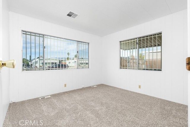 793 W Johnston, Hemet, CA 92543