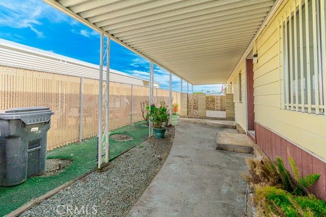 793 W Johnston, Hemet, CA 92543