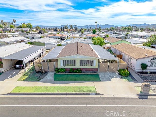793 W Johnston, Hemet, CA 92543