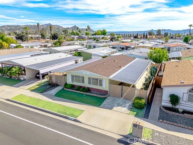 793 W Johnston, Hemet, CA 92543