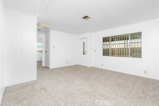 793 W Johnston, Hemet, CA 92543