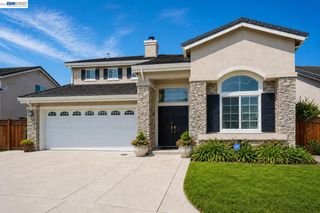 15100 Shining Star Ln, San Leandro, CA 94579