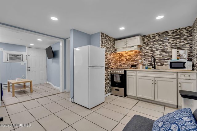 41 Lincoln Avenue, Seaside Heights, NJ 08751