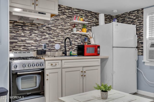 41 Lincoln Avenue, Seaside Heights, NJ 08751