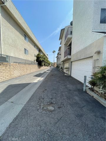 20155 Keswick Street 106, Winnetka, CA 91306