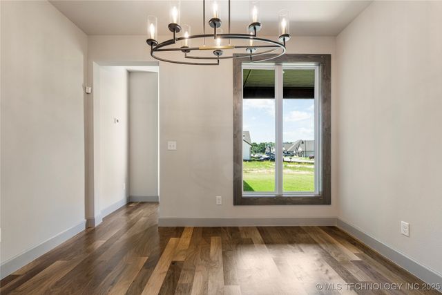 2070 E 136th Place S, Bixby, OK 74008