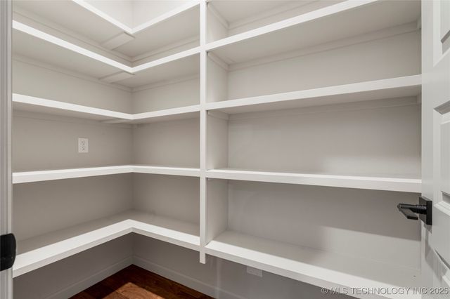 2070 E 136th Place S, Bixby, OK 74008