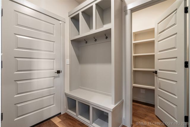 2070 E 136th Place S, Bixby, OK 74008