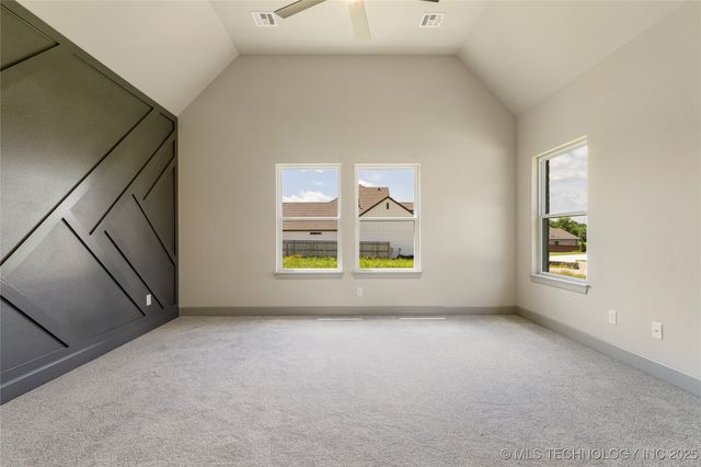 2070 E 136th Place S, Bixby, OK 74008