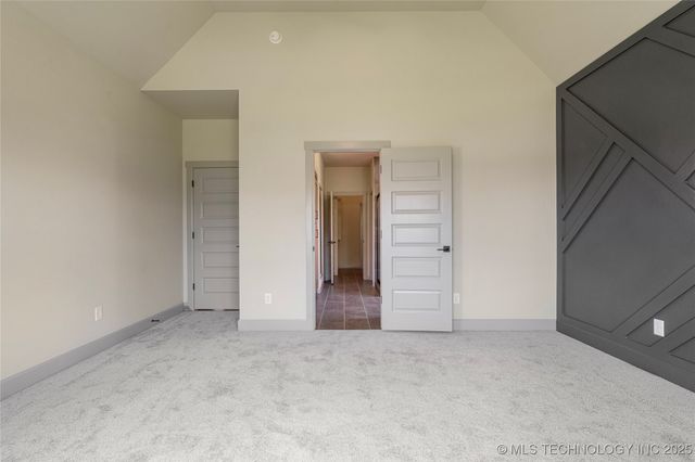 2070 E 136th Place S, Bixby, OK 74008