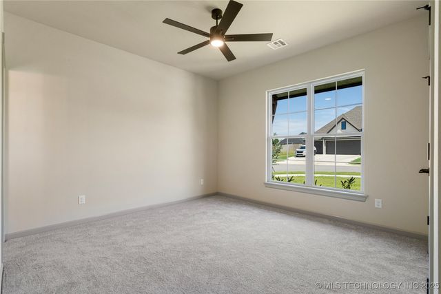 2070 E 136th Place S, Bixby, OK 74008