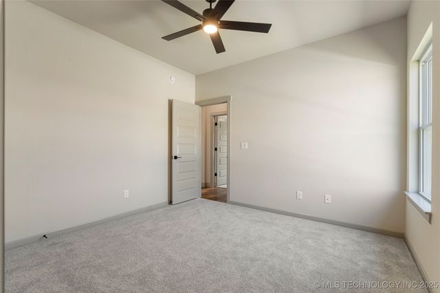 2070 E 136th Place S, Bixby, OK 74008