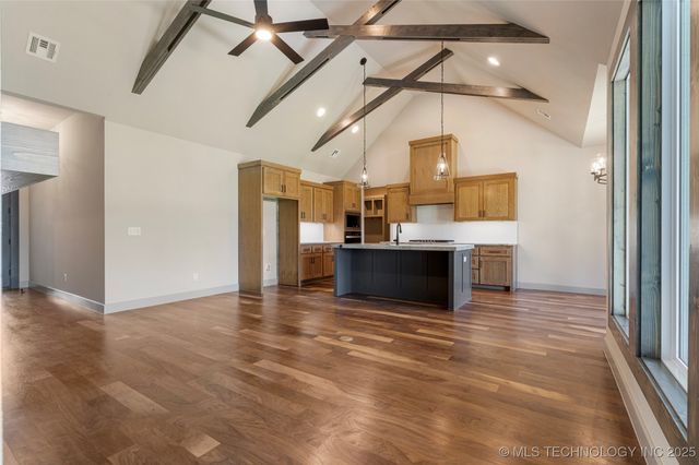 2070 E 136th Place S, Bixby, OK 74008