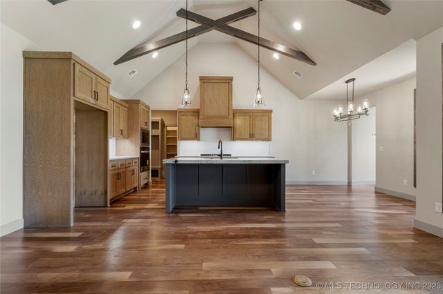 2070 E 136th Place S, Bixby, OK 74008