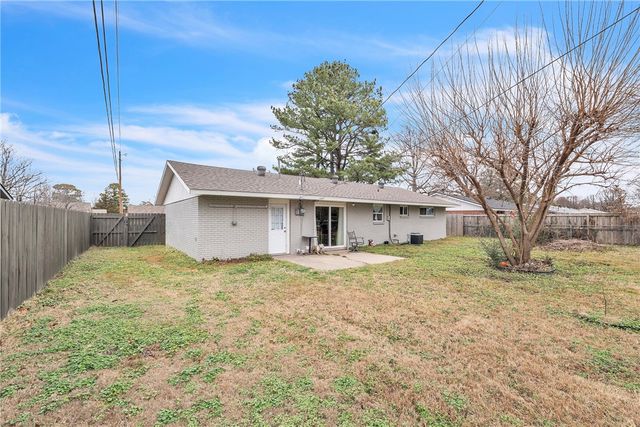 1813 Patti Avenue, Springdale, AR 72762