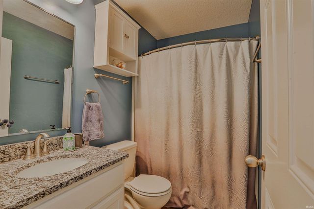 2111 Highlander Drive, Warsaw, IN 46580