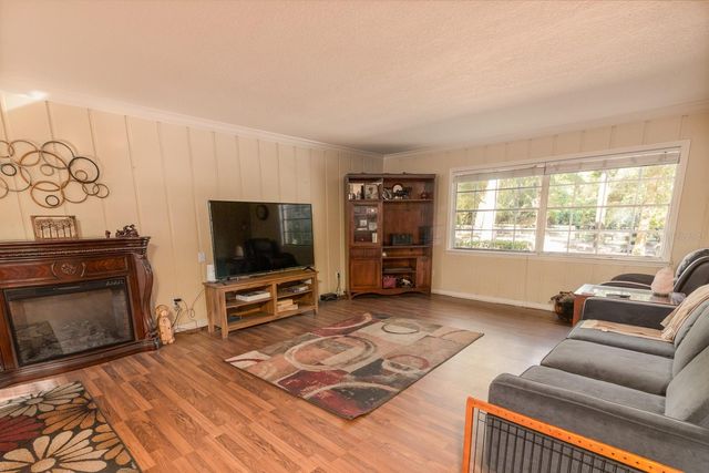 560 N LAKE PLEASANT ROAD, Apopka, FL 32712