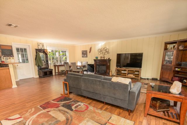 560 N LAKE PLEASANT ROAD, Apopka, FL 32712