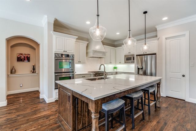 4004 Highgrove Drive, Dallas, TX 75220