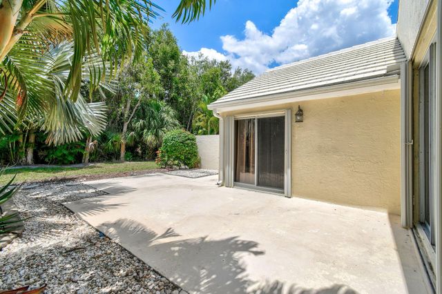 9293 Heathridge Drive, West Palm Beach, FL 33411