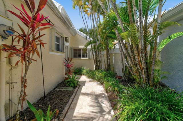 9293 Heathridge Drive, West Palm Beach, FL 33411