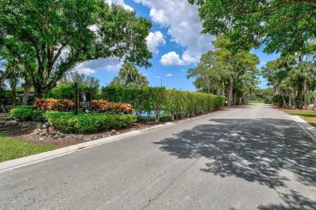 9293 Heathridge Drive, West Palm Beach, FL 33411