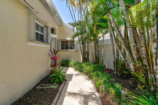 9293 Heathridge Drive, West Palm Beach, FL 33411