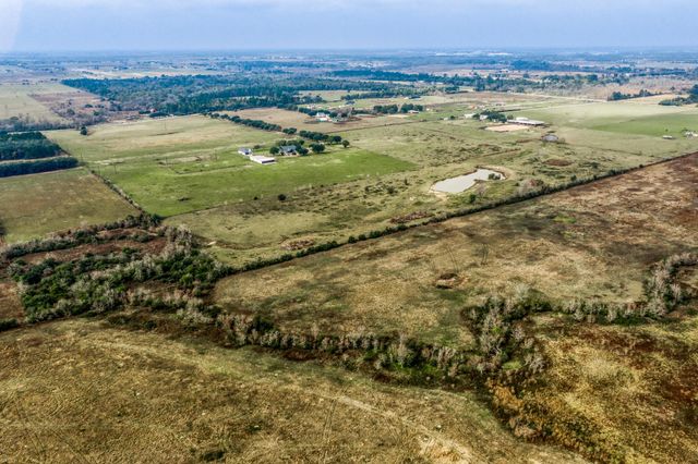 16450 Mathis Road, Waller, TX 77484