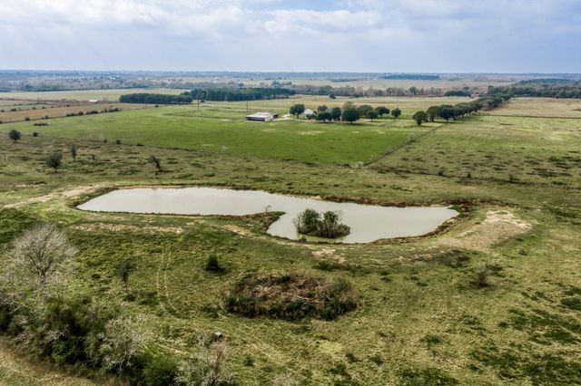 16450 Mathis Road, Waller, TX 77484