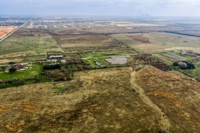 16450 Mathis Road, Waller, TX 77484