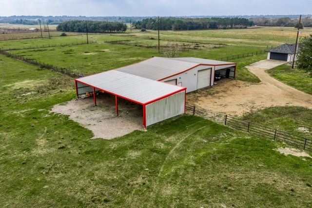 16450 Mathis Road, Waller, TX 77484