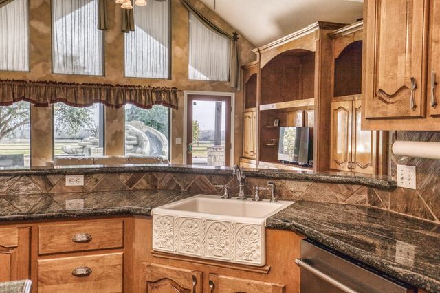 16450 Mathis Road, Waller, TX 77484