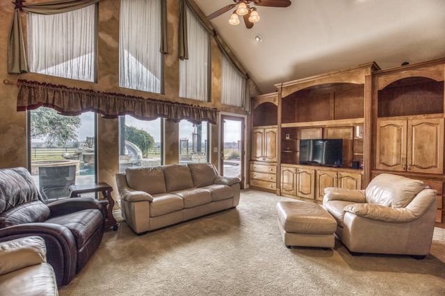 16450 Mathis Road, Waller, TX 77484